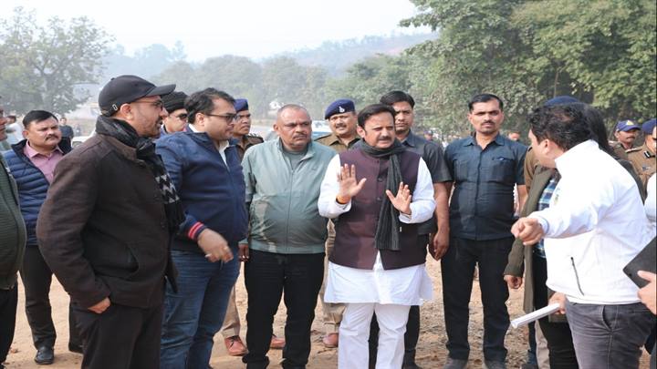 उन्नत गोपद पुल में 15 फरवरी तक आवागमन शुरू कराएं-उप मुख्यमंत्री श्री शुक्ल